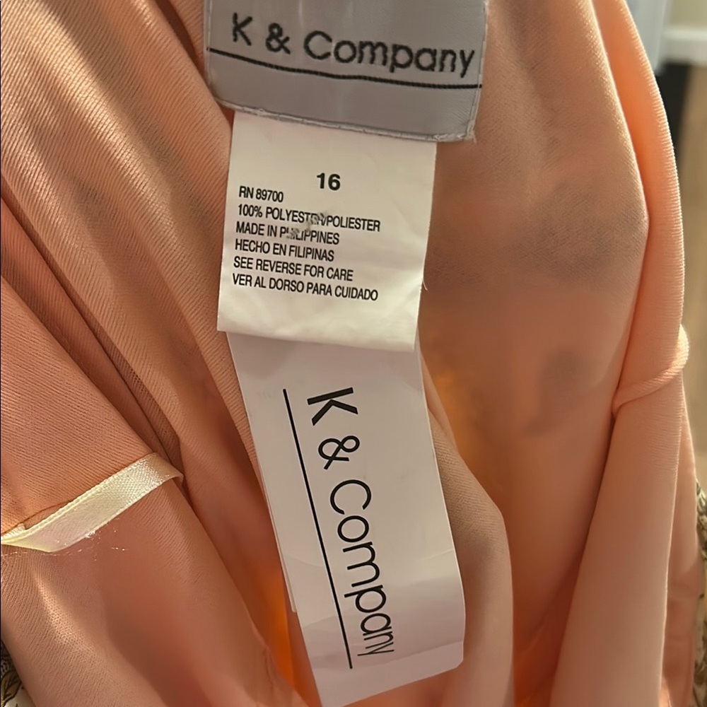 Elegant Floral Maxi Dress in Peach and Cream - Picture 7 of 7